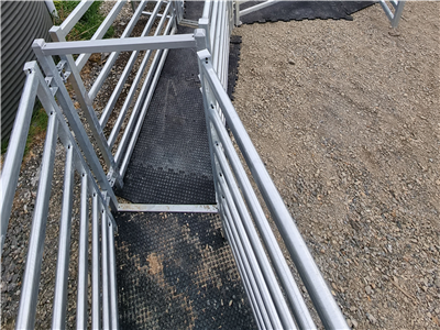 Hex Grip Cattle Yards 4.1