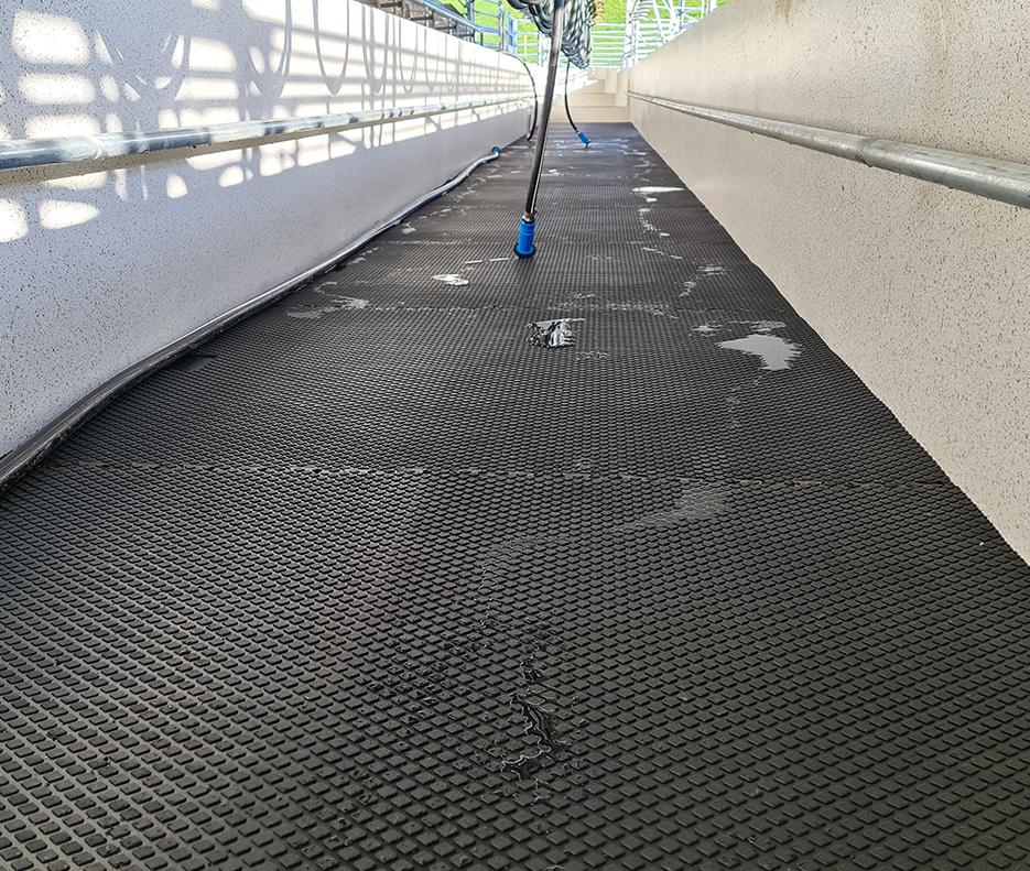 Pit floors with Diamond Tiles