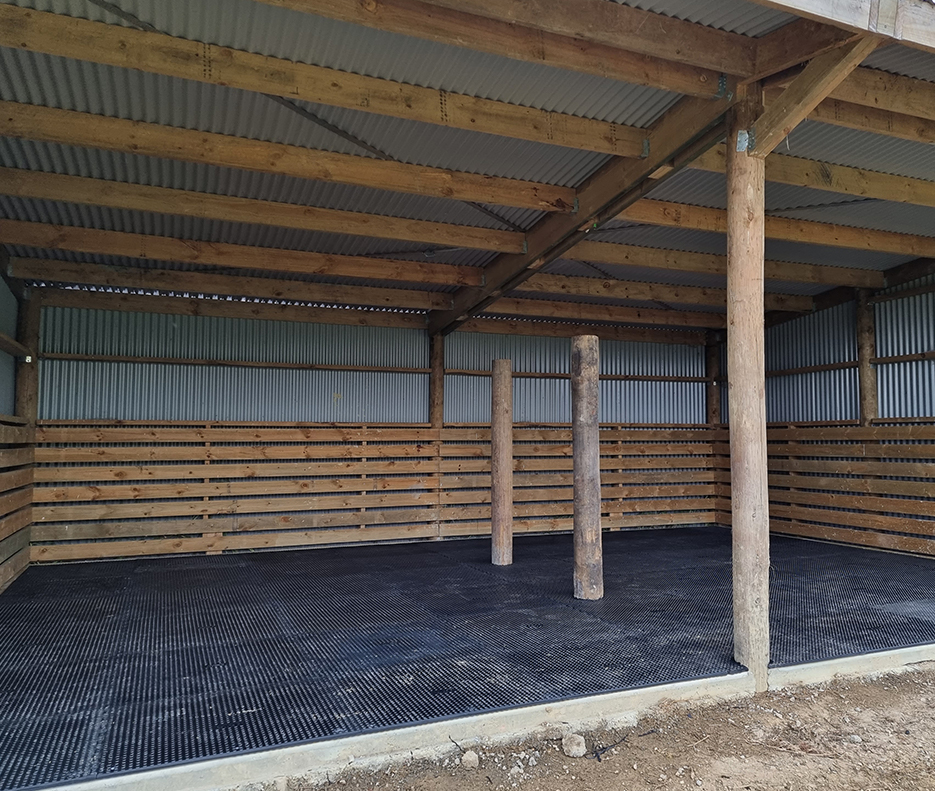 Agmat installed in stables